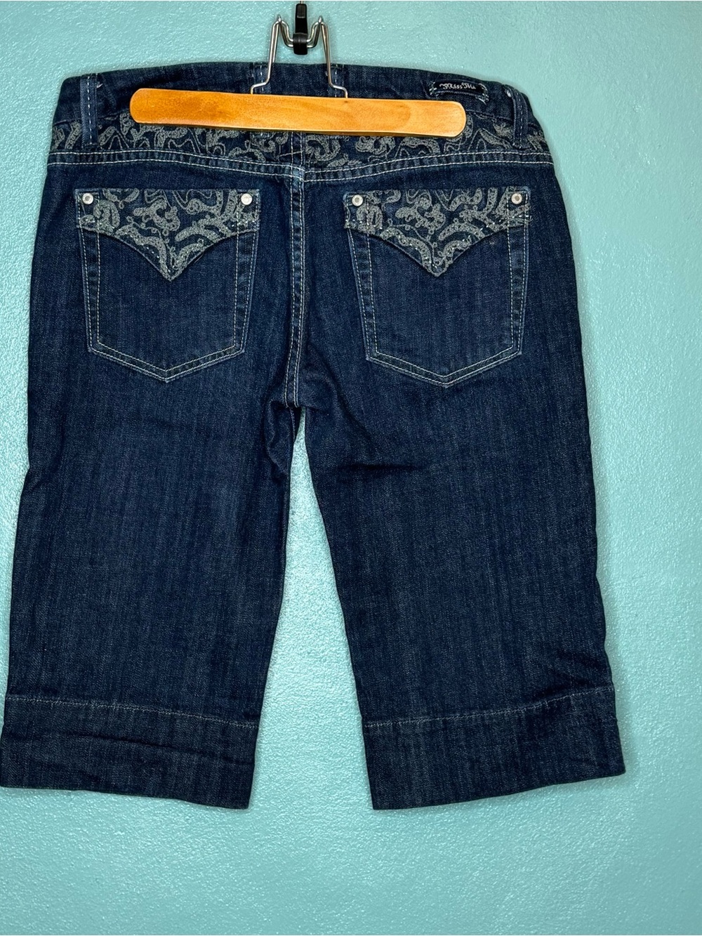 Miss Me Dark Women's Denim Capris - Embroidered Back Pockets size 31
